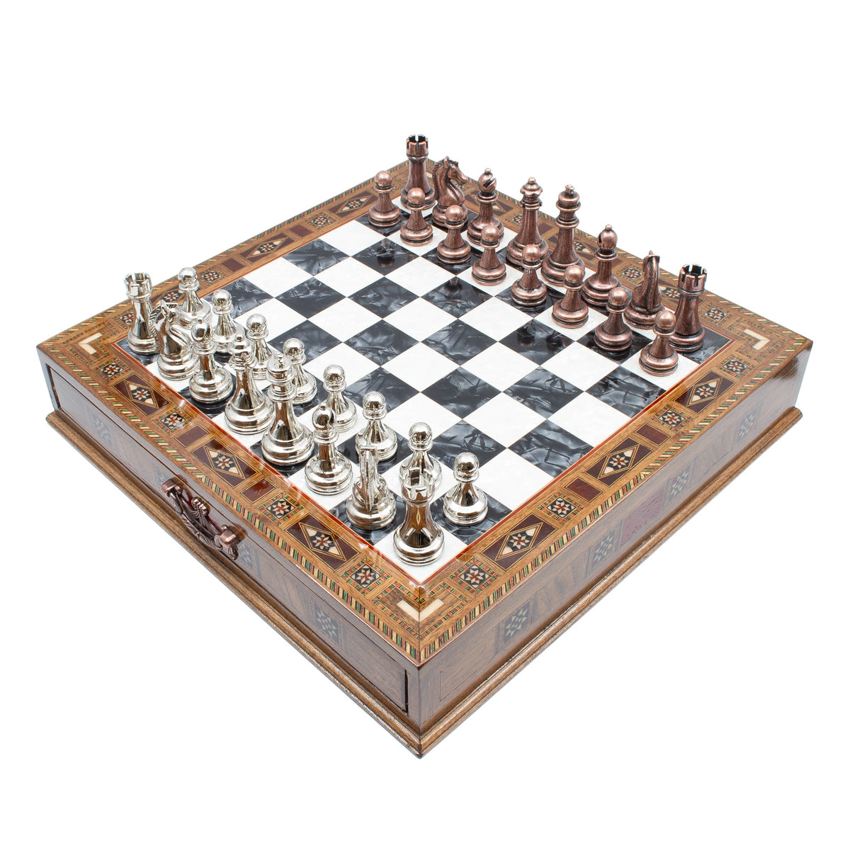 Handgefertigtes Schachspiel aus Holz – Schach spielen in Paris | Schachatelier