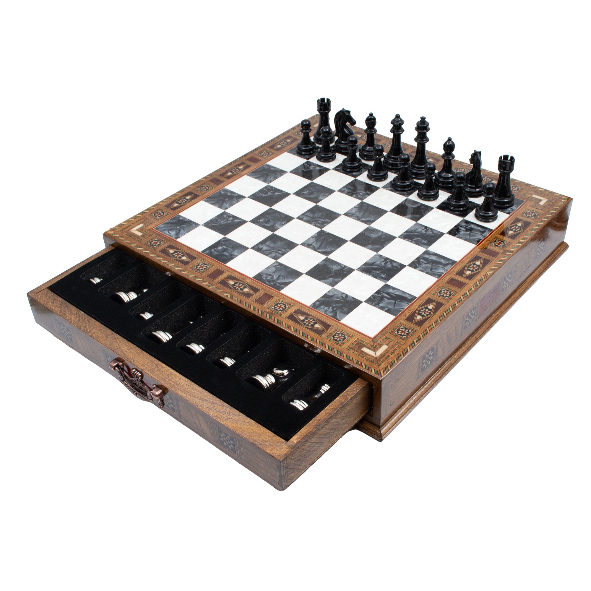 Schachspiel aus Holz mit Metallfiguren in Schwarz und Silber – Schachatelier
