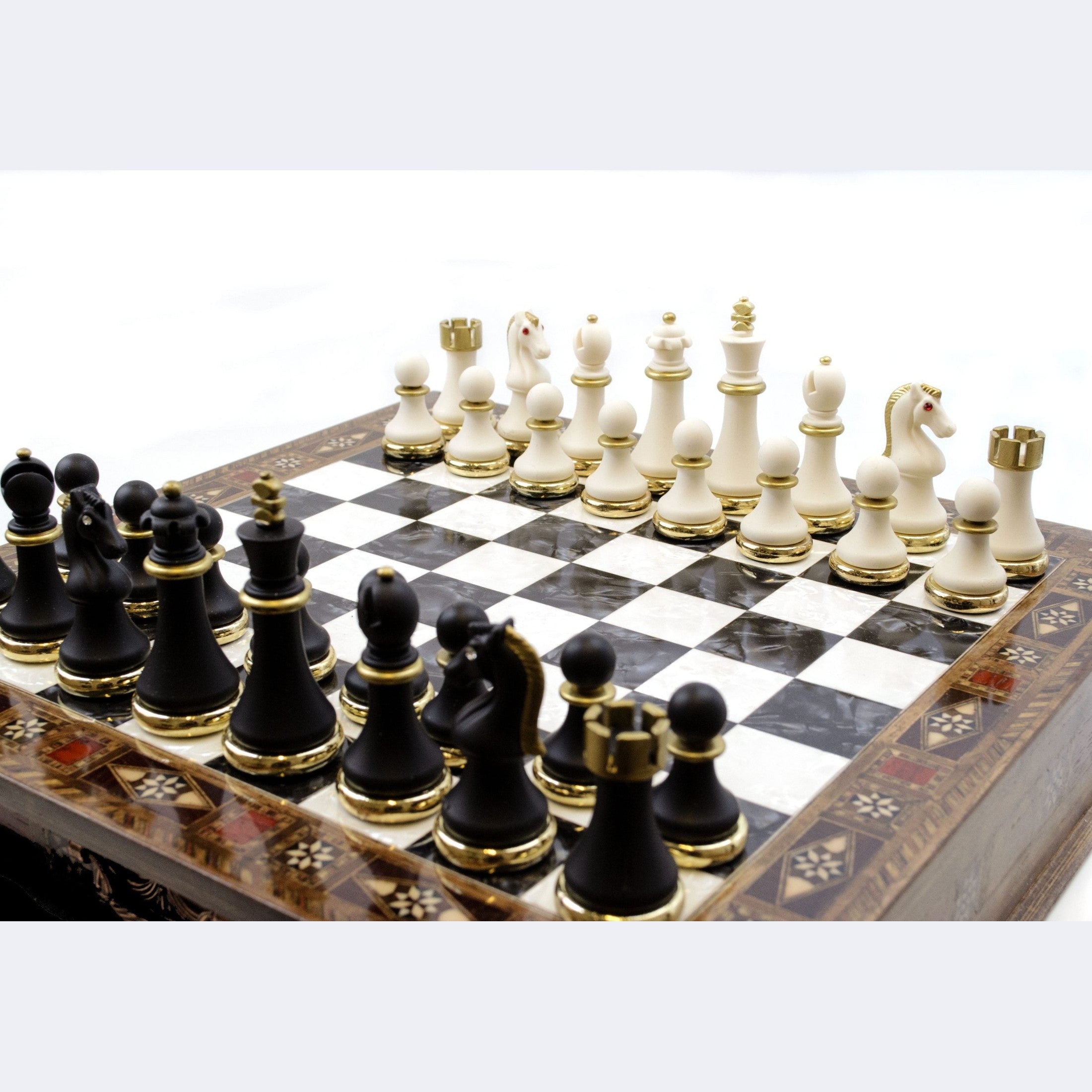 Walnut chess set with elegant storage drawer, hand‑crafted – Chess studio