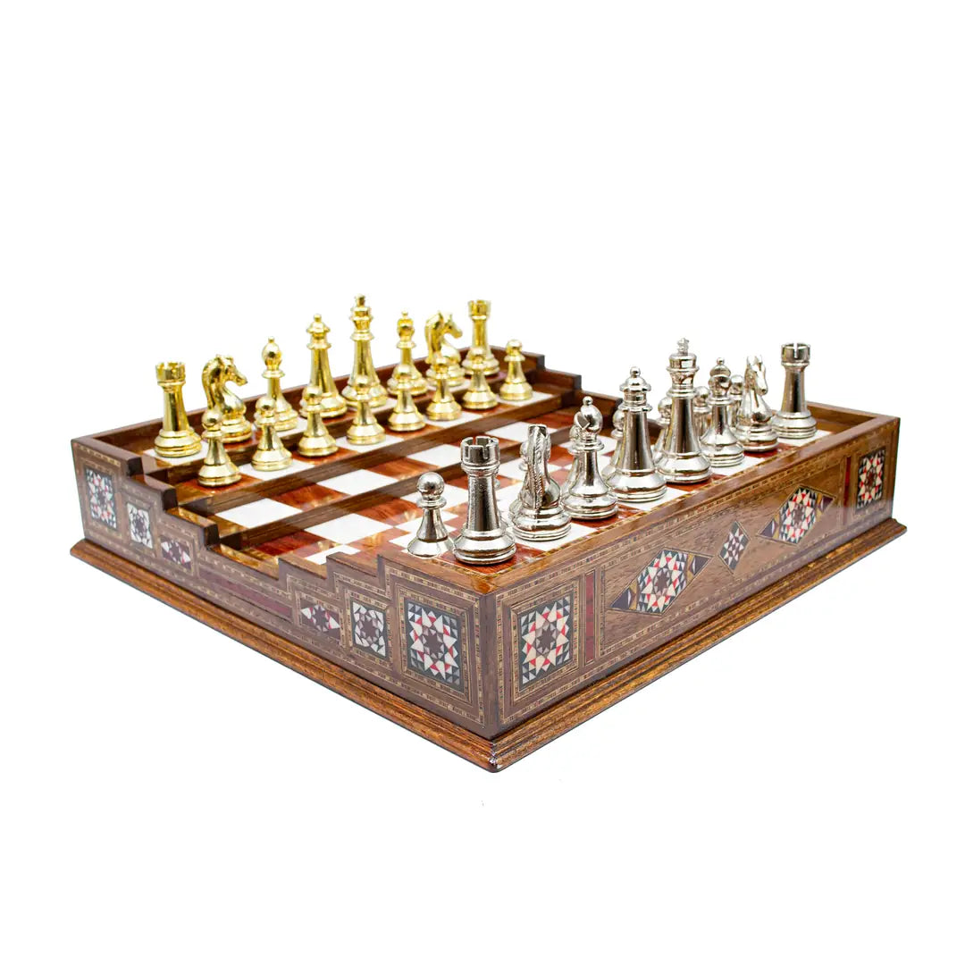 Handgefertigtes Premium-Schachspiel der Arena-Serie aus Nussbaum-Holz – Schachatelier