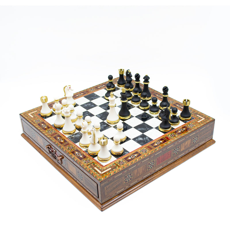 Handcrafted walnut wood chess set with gold‑silver storage – Chess atelier